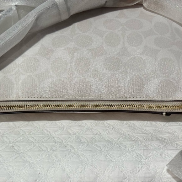 Coach New York Logo Packaging - Picture 2 of 7